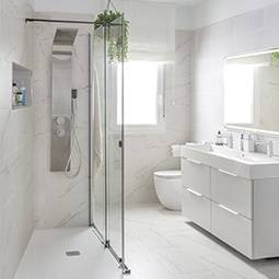  coluna de duche em casa de banho